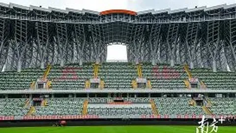 王大陆就抱李沁举动解释：纯属遵照要求演出