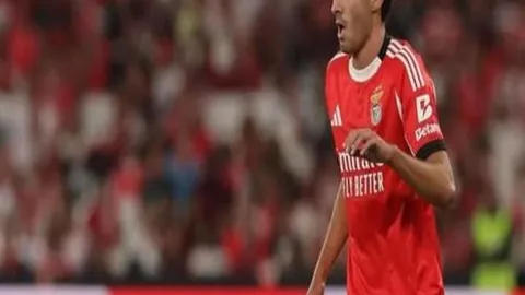 【巅峰对决】弗洛西诺内状态全盛，激战雷吉亚一触即发！